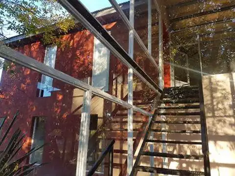 HERMOSA Casa de 320 m2/ Excelente vista al bosque/ Amenities/ Sup. 2500 m2/ Parque Las Naciones