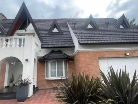 CASA EN BARRIO CERRADO HUDSON