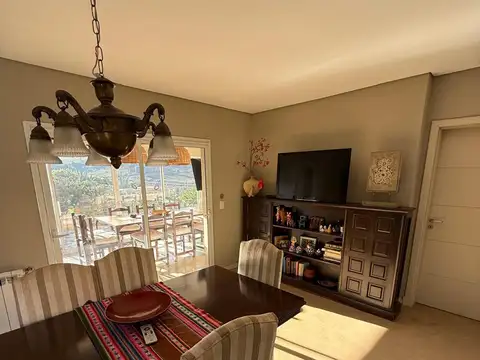 Casa en Venta con 4 cocheras