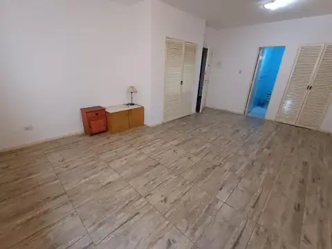 Barrio Norte, cerca plaza San Martin monoambiente lateral, apto vivienda, uso profesional o airb, Vi