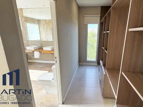 VENTA Casa Costa Esmeralda, Golf I, Pinamar 5 dormitorios, pileta y jacuzzi