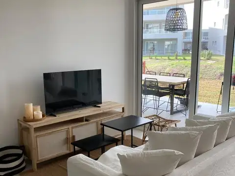 Impecable Town House en alquiler en Pilará, totalmente equipada y amueblada