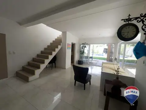 Casa 5 ambientes con 3 baños