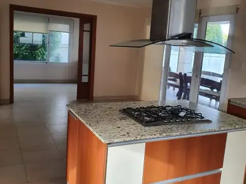 Casa en Venta en Quilmes, USD 500.000