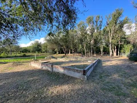 Lote con cimientos en Piedra Blanca, a minutos de Merlo