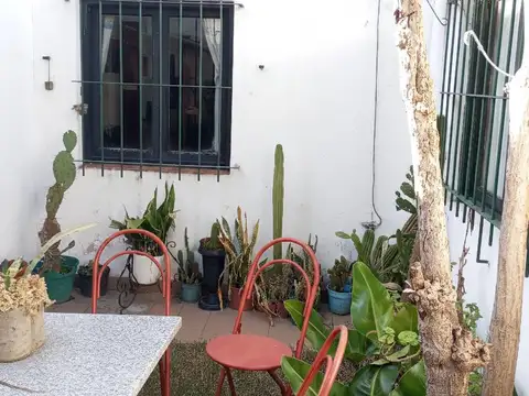 Casa 2 ambientes con 1 baño