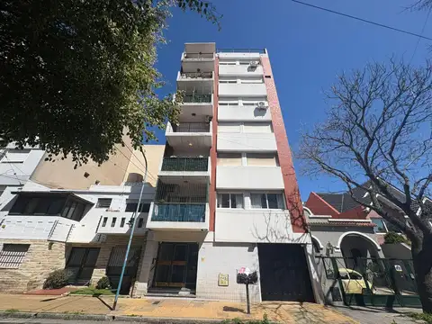 DEPARTAMENTO DOS AMBIENTES CON COCHERA OLIVOS