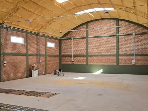 Galpon en Alquiler 20  mts Frente