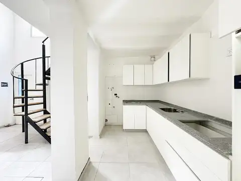 Casa en Venta, Martin, Rosario, 3 dormitorios refaccionada !