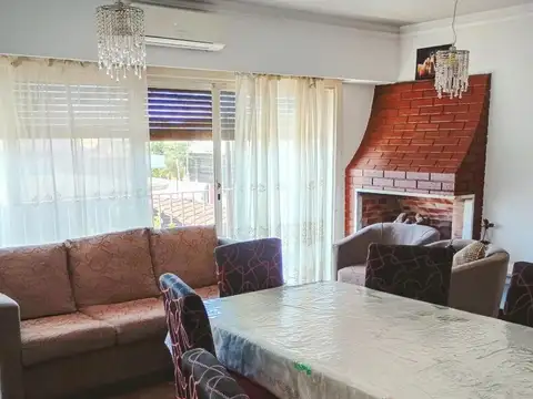 CASA 6 AMB EN CIUDADELA CON GALPON Y GARAGE MULTIFAMILIAR