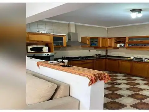 Martínez e/ Equiza y Simón Pérez