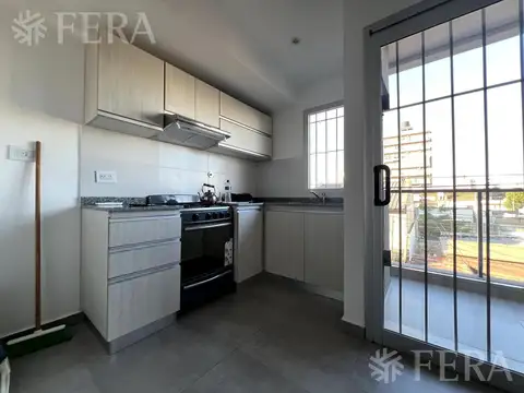 Alquiler Departamento 3 ambientes con cochera y balcón en Wilde