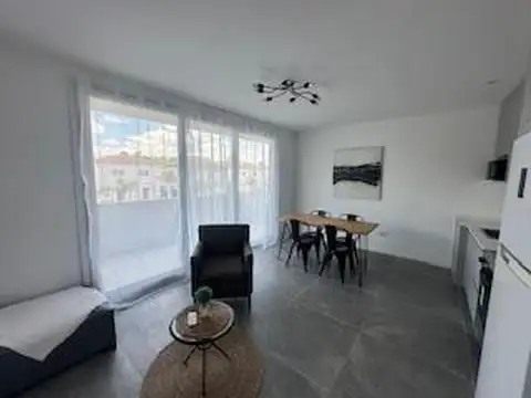 Saravi Village, Pilar