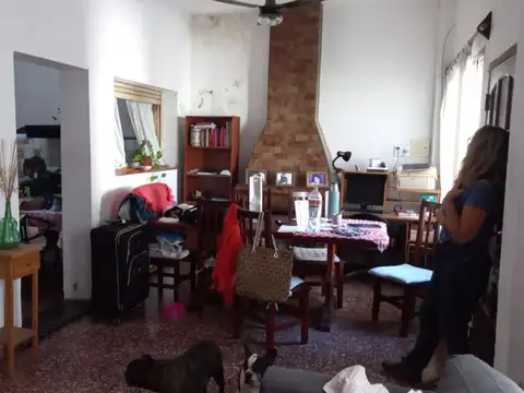 Casa 6 ambientes con 3 baños