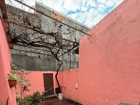 Venta Casa 6 ambientes multifamiliar 8,66x27