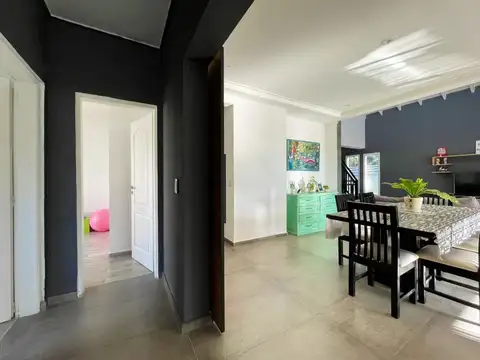 Casa en Venta con 3 cocheras