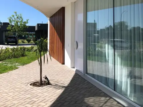 Casa en Alquiler de 3 dormitorios