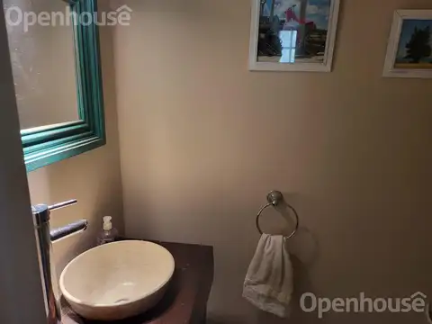 Venta Casa en  La Campiña- Pilar- sobre lote central.