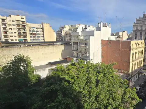 Departamento en Venta a metros de Plaza Congreso. Reciclado a nuevo