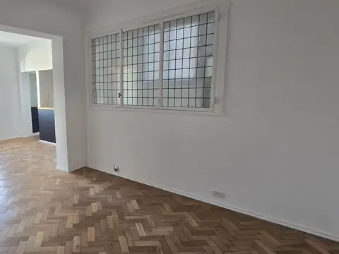 Departamento en Venta a metros de Plaza Congreso. Reciclado a nuevo