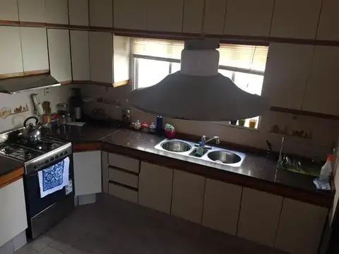 Casa 3 dormitorios, amplio terreno