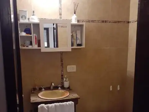 Casa 3 ambientes con 2 baños