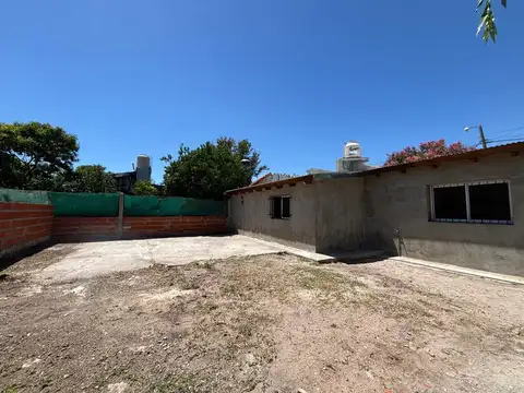 Casa 2 ambientes con 1 baño