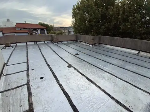 ESPACIO AEREO EN ESQUINA. EXCELENTE UBICACION.