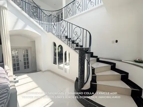 Casa 6 ambientes con 7 baños