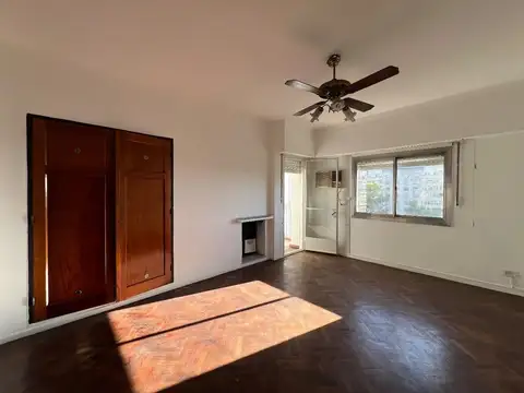 Avenida Eva Perón 1800