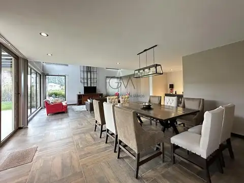 Casa en Venta en Mar Del Plata, USD 1.400.000