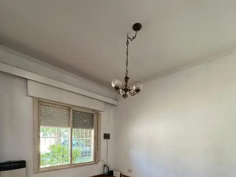 venta casa 4 ambientes Castelar norte