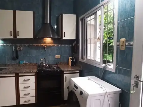 CASA EN VENTA 3 AMBIENTES CON PARQUE L. DE ZAMORA