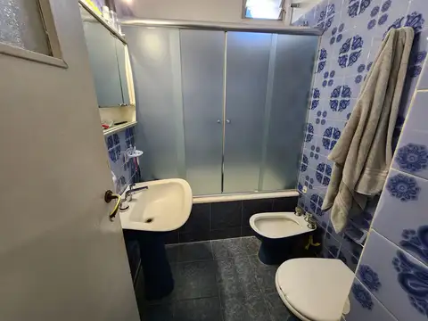 Adolfo Alsina 2600, Piso Ado