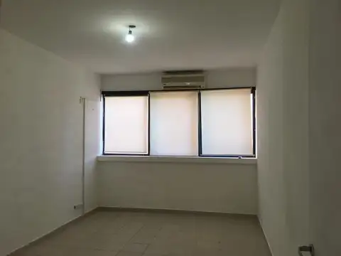Oficina 1 ambiente con 1 baño
