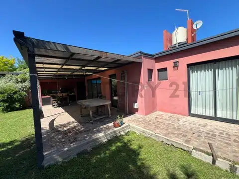 Casa 6 ambientes con 1 baño