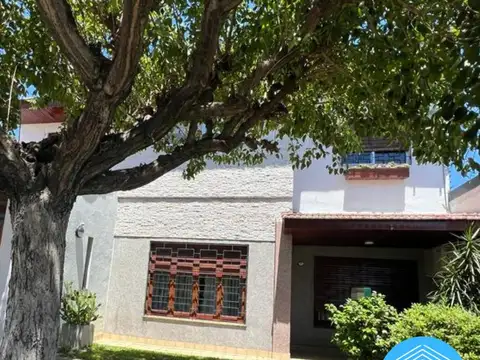 CASA 6 AMB. EN VENTA - RAMOS MEJÍA