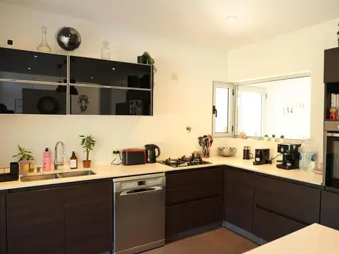 Casa 4 ambientes con 4 baños