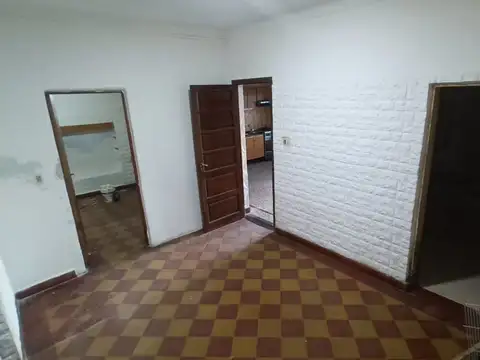 Casa 3 ambientes con 1 baño