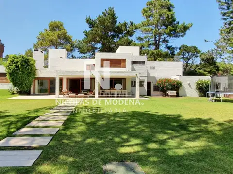 Casa 6 ambientes con 6 baños