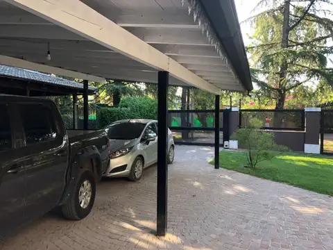 Casa en Venta en Barrio Parque Leloir, USD 550.000