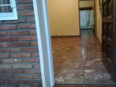 Montenegro 300, Piso PB