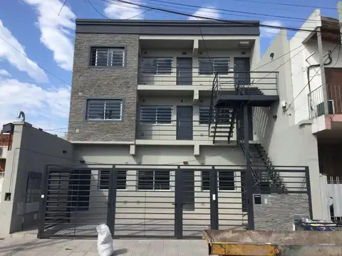 VENTA DPTOS 2 AMBIENTES DE CATEGORIA