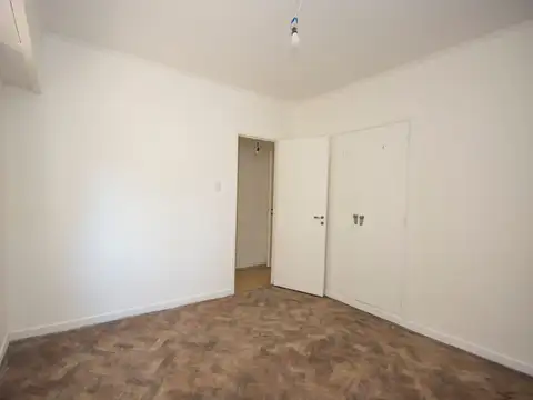 Venta depto. 3 ambientes con escritorio en Abasto