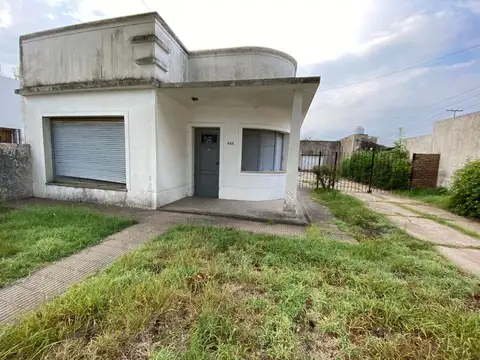 Casa 2 ambientes con 1 baño