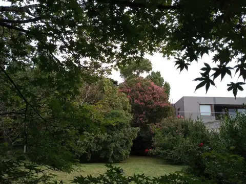 Lote de 885 m2 en venta en excelente zona de Ranelagh