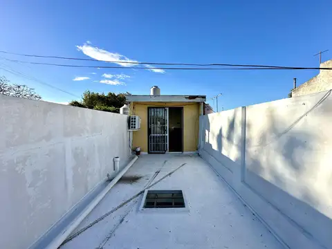 Depto Tipo Casa 2 ambientes con 1 baño