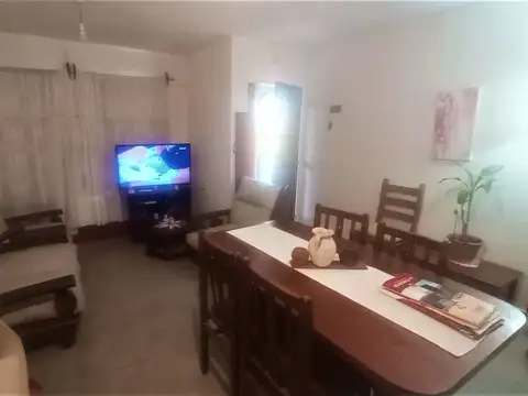 Casa 4 ambientes con 1 baño
