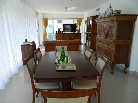 Alberdi 500, Piso 13