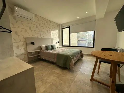 Avenida Hipólito Yrigoyen 1500